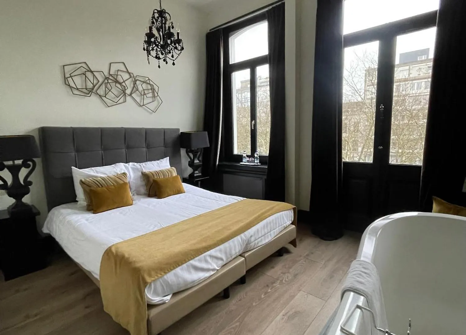 B In Antwerp Bed & Breakfast 2*,  Belgium