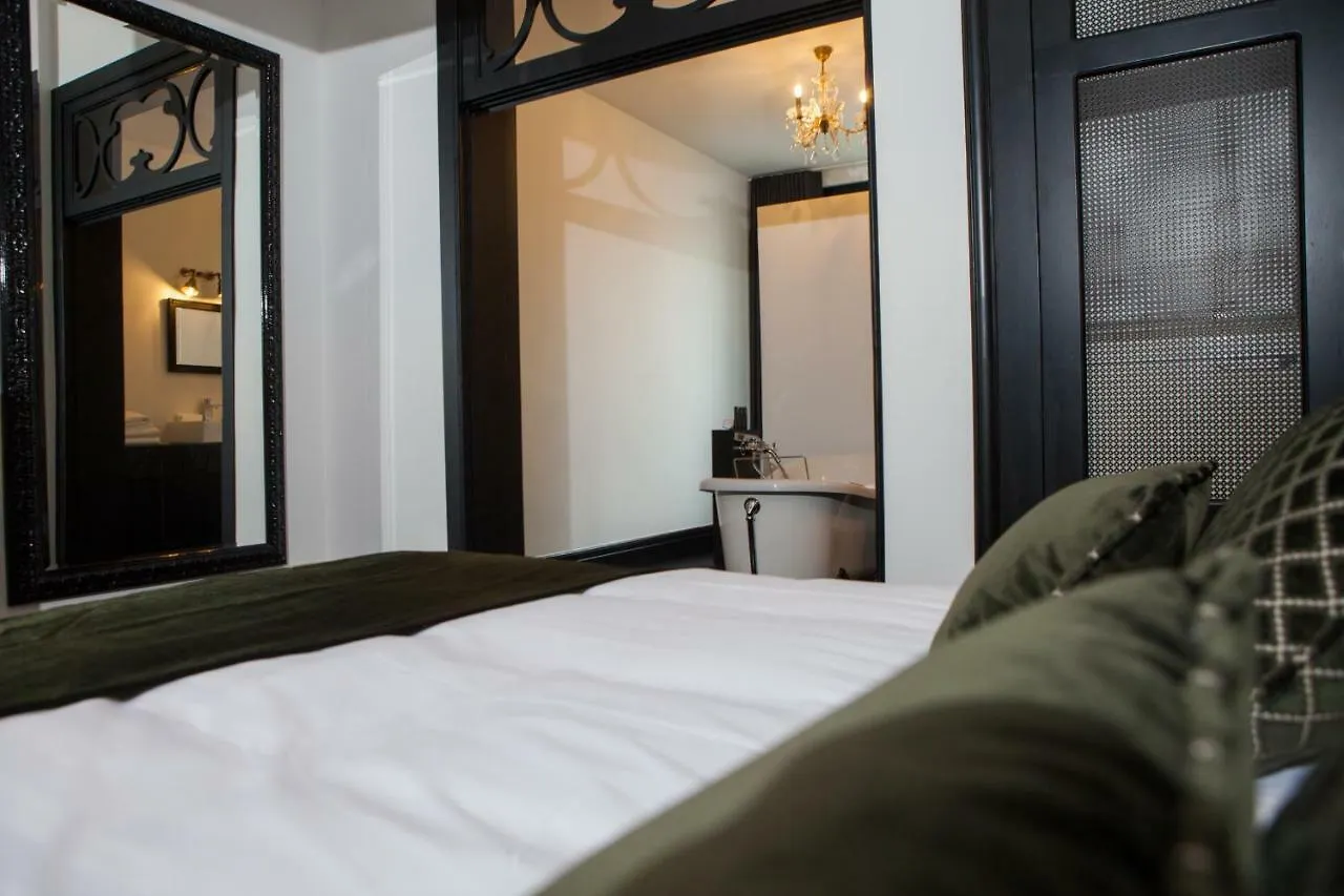 B In Antwerp Bed & Breakfast 2*,