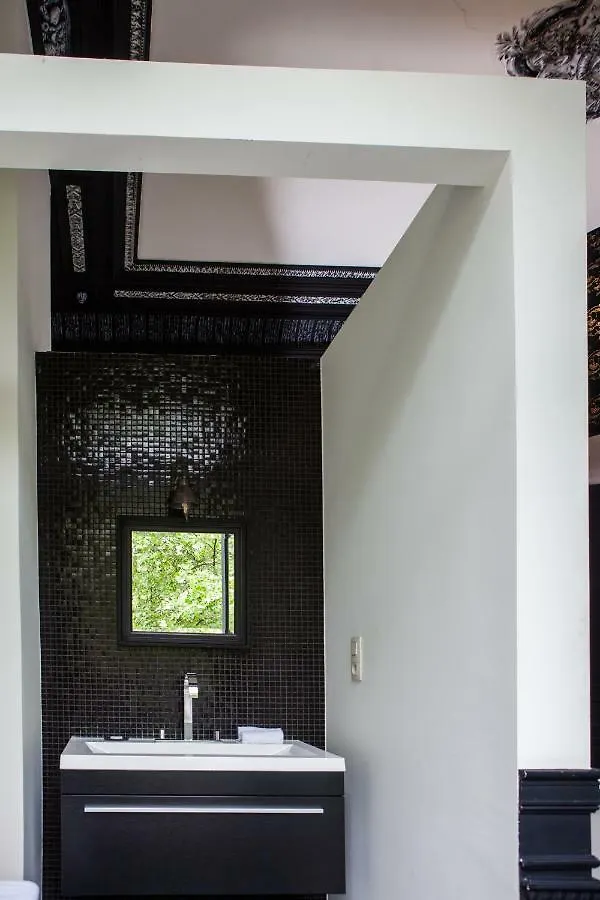 B In Antwerp Bed & Breakfast