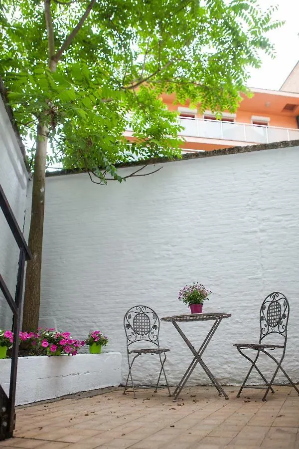 B In Antwerp Bed & Breakfast
