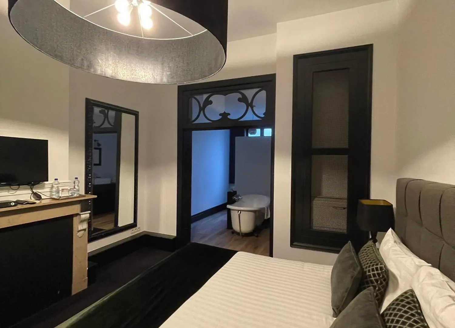 B In Antwerp Bed & Breakfast 2*,  Belgium